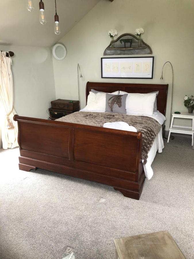 The Jockey Room Hideaway Spurstow Exterior foto
